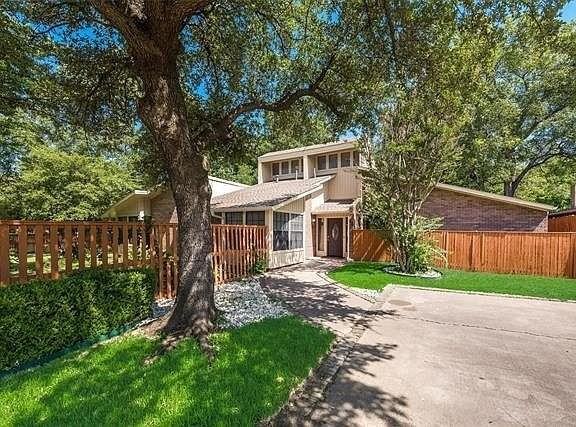 301 Centennial Blvd - Photo 2 of 16