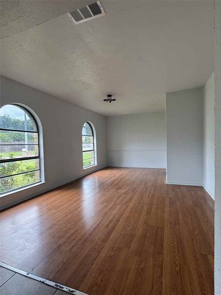 3205 Galaxie Rd - Photo 2 of 12