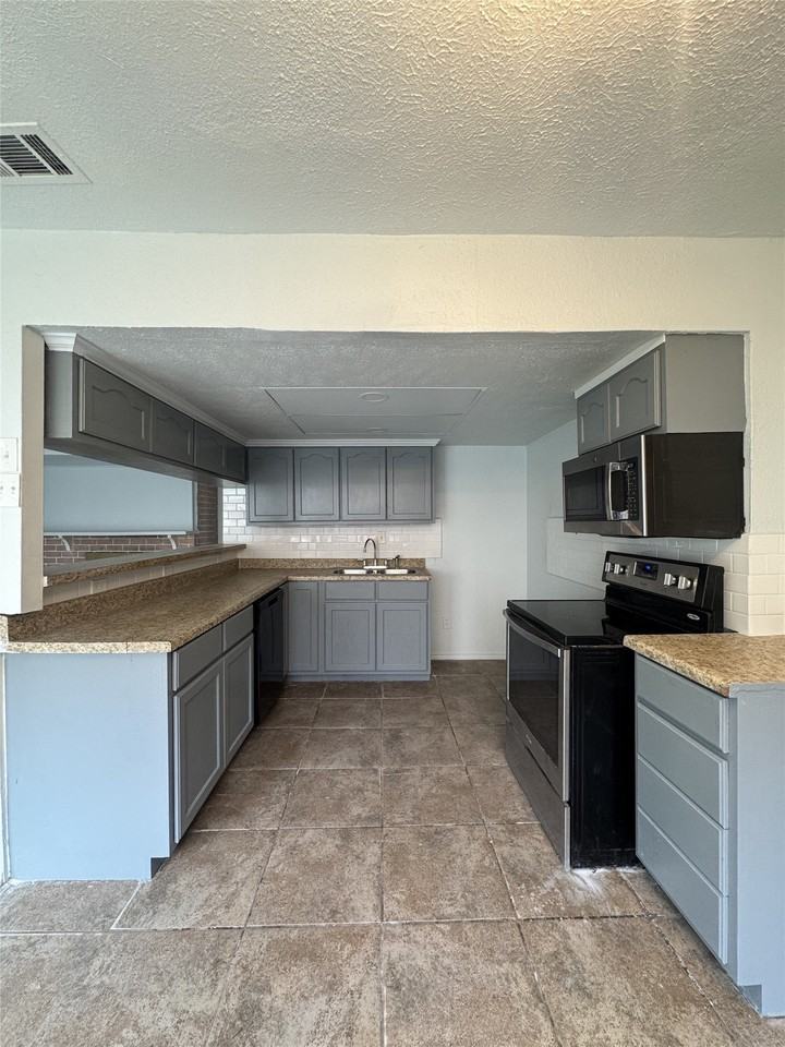 3205 Galaxie Rd - Photo 7 of 12