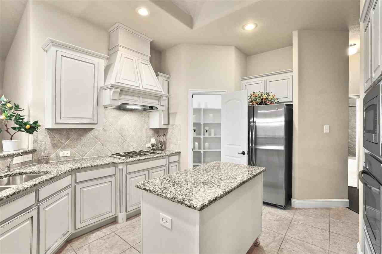 9670 Lance Dr - Photo 2 of 19