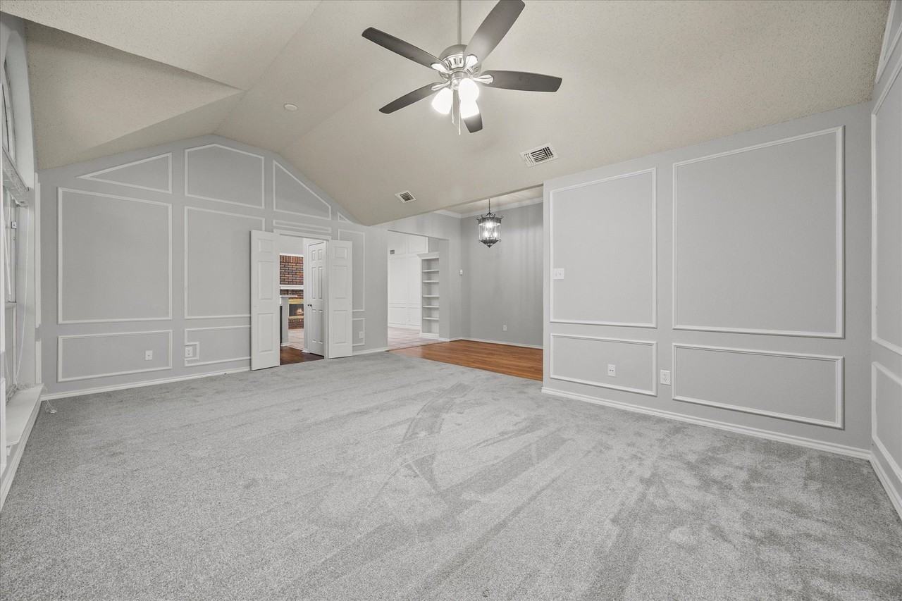 2329 Penrose Dr - Photo 5 of 24