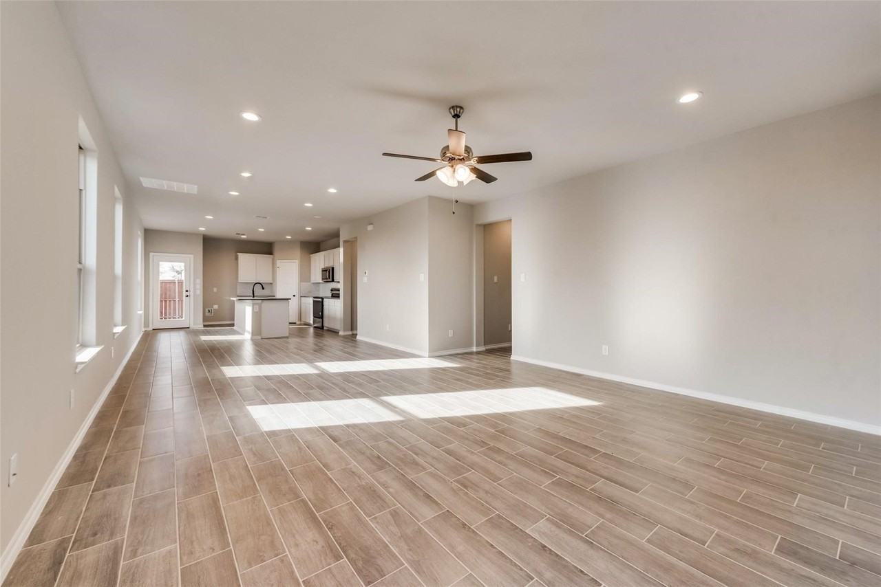 1800 Winecup Dr - Photo 7 of 29