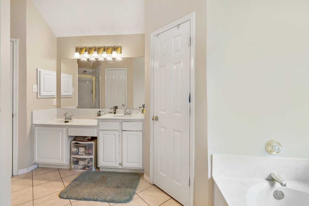 2205 Pittner Ln - Photo 5 of 22