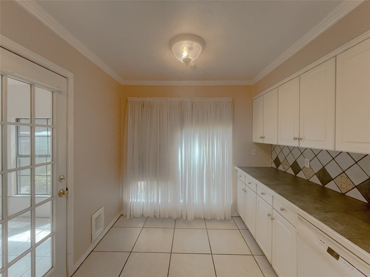 8627 N Normandale St - Photo 5 of 27