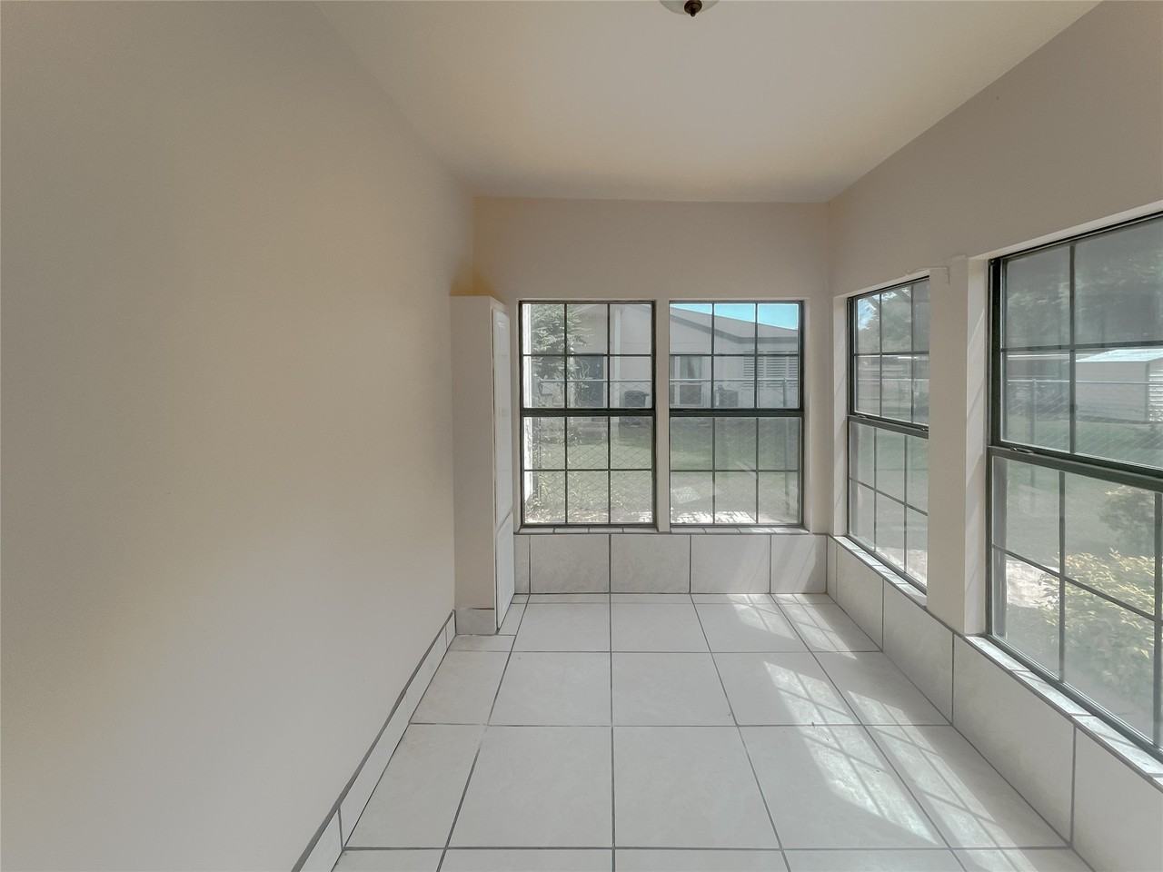 8627 N Normandale St - Photo 6 of 27