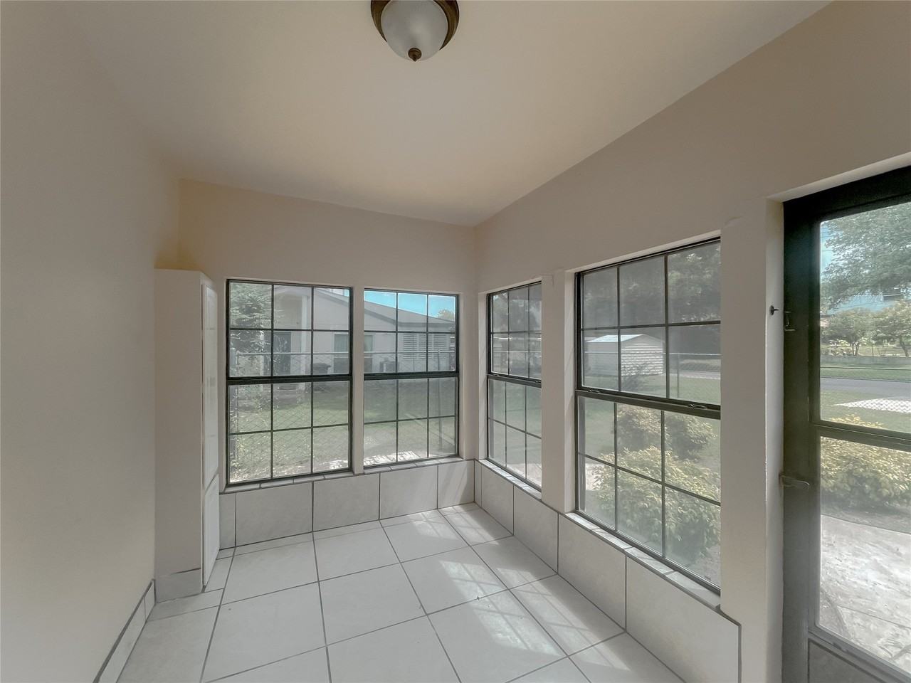 8627 N Normandale St - Photo 7 of 27