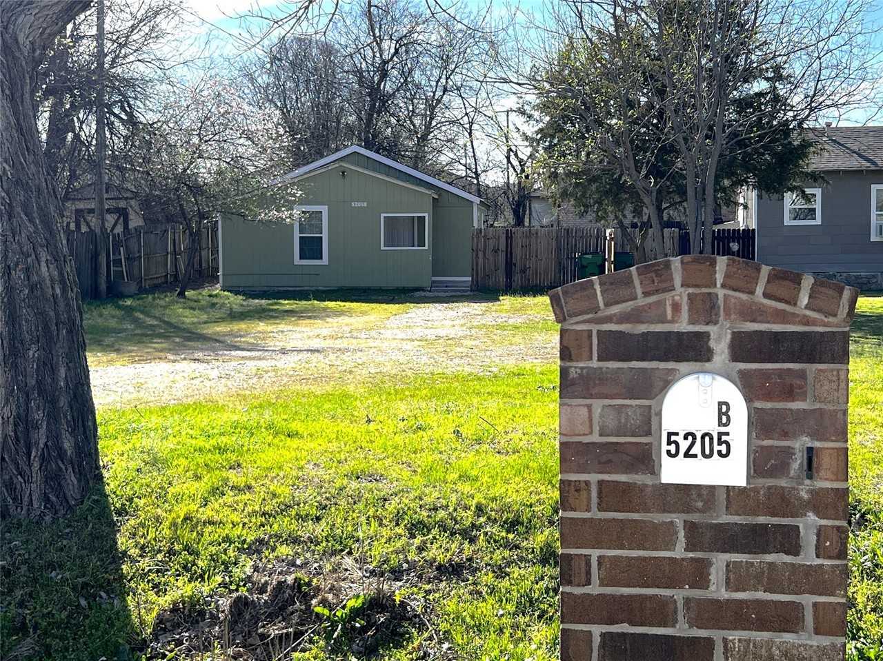 5205 Calloway St #B - Photo 2 of 17