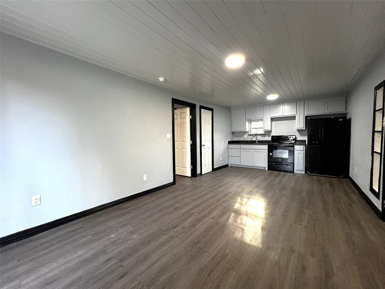 5205 Calloway St #B - Photo 4 of 17