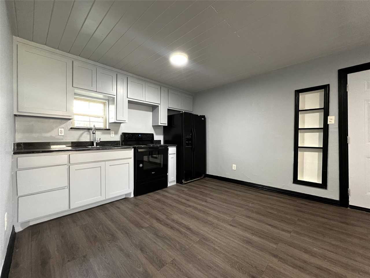 5205 Calloway St #B - Photo 7 of 17