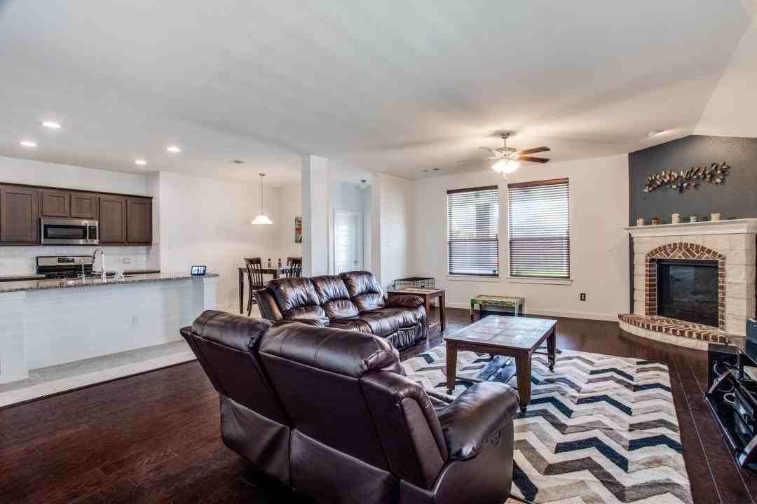 1905 Ranch Trail Rd - Photo 4 of 14