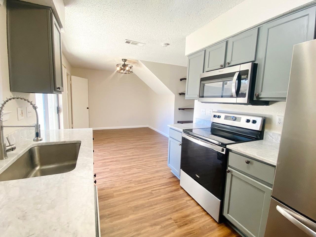 644 Timberline Dr - Photo 5 of 14