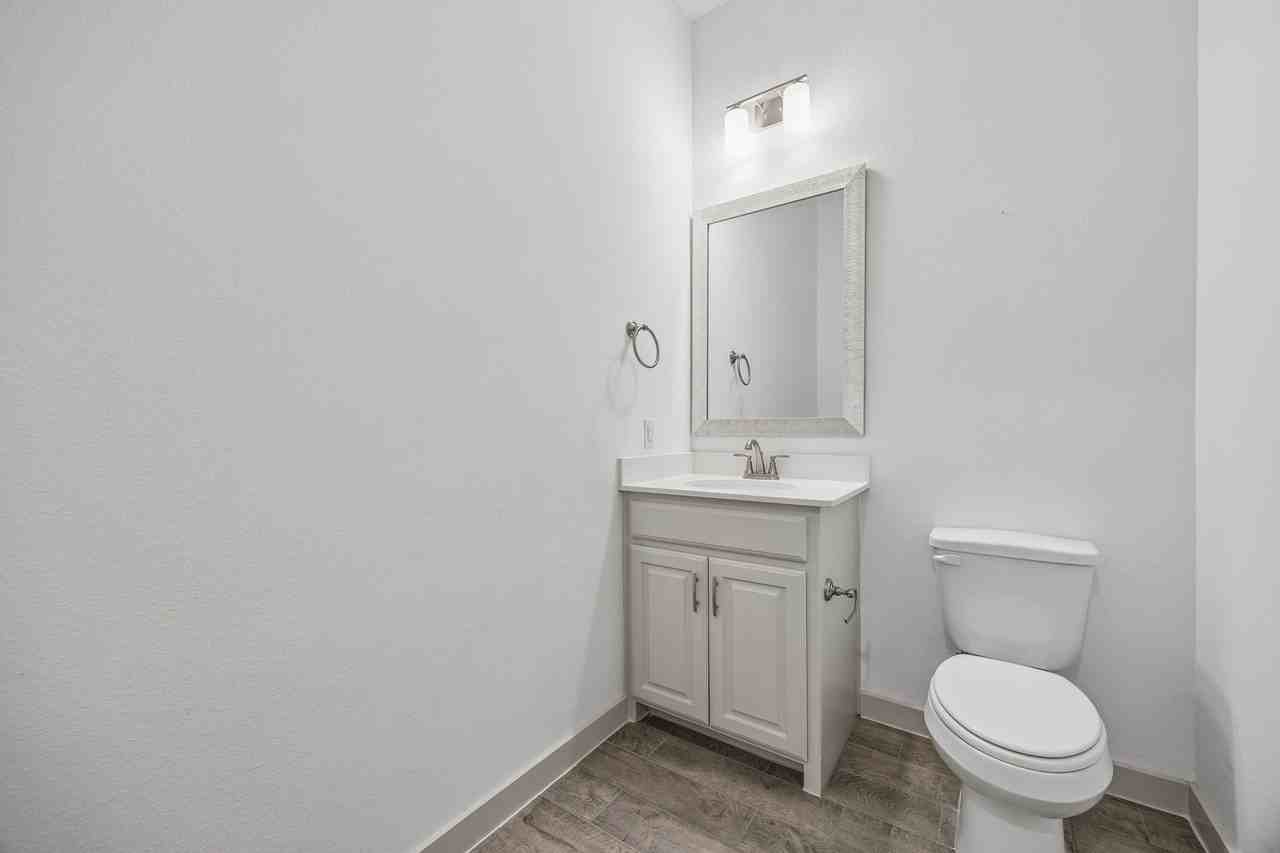 136 Claire Dr - Photo 7 of 34