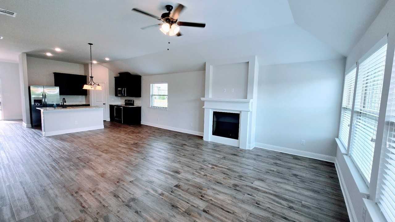 552 Firethorn Dr - Photo 5 of 18