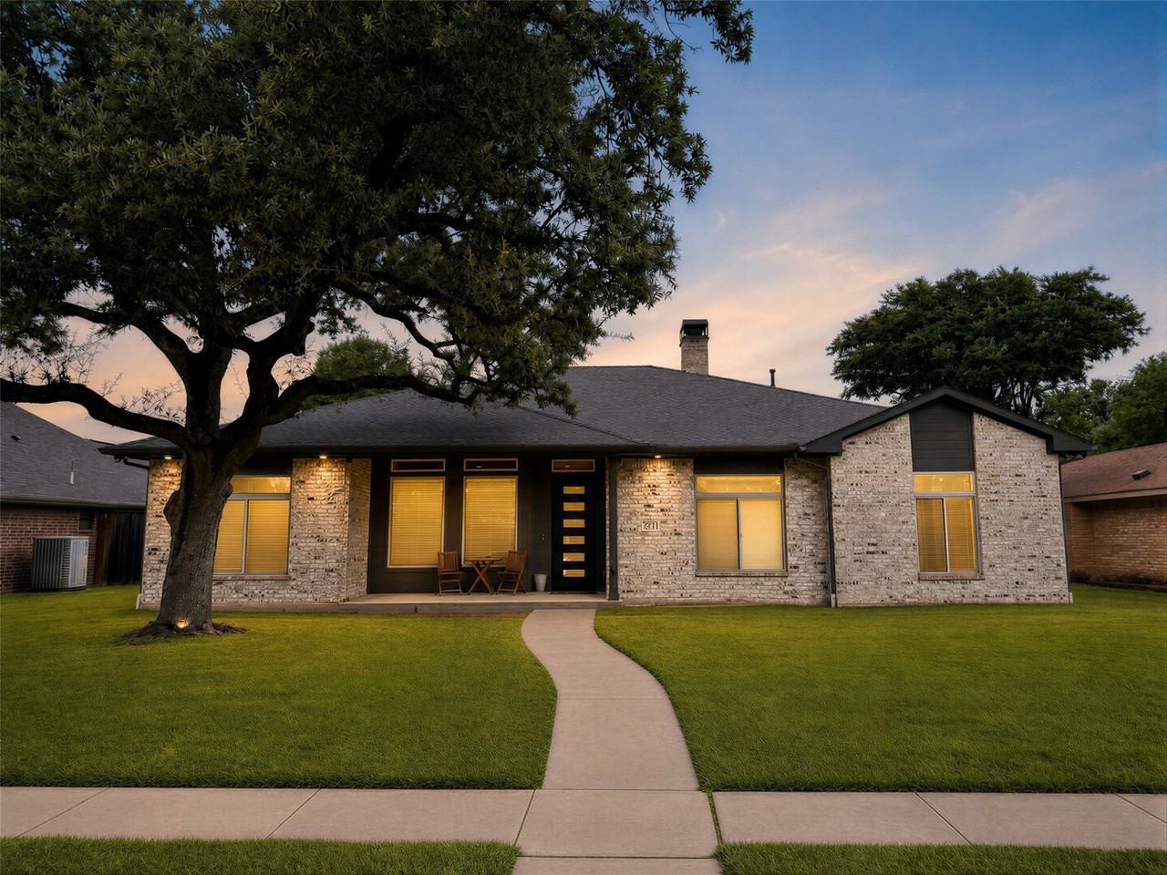 627 Tiffany Trl - Photo 2 of 22