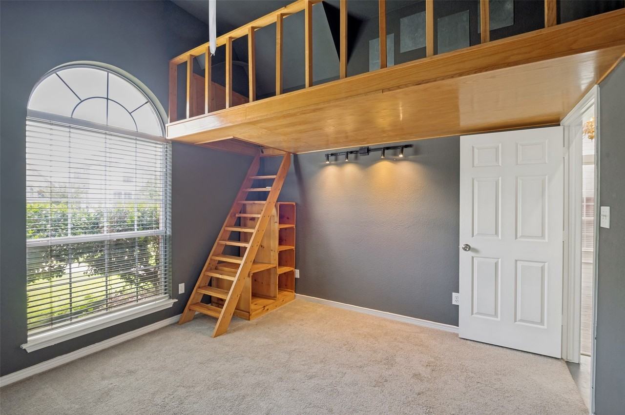 3928 Overlake Dr - Photo 5 of 12