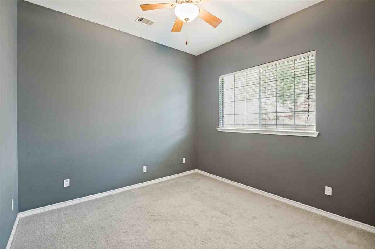 3928 Overlake Dr - Photo 6 of 12
