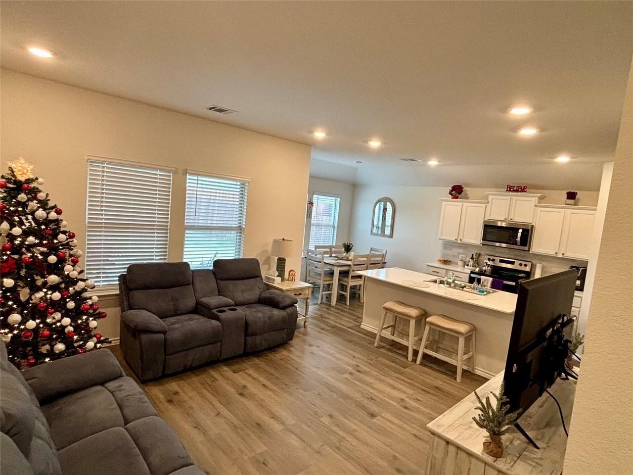 6413 Shoreline Ln - Photo 3 of 7
