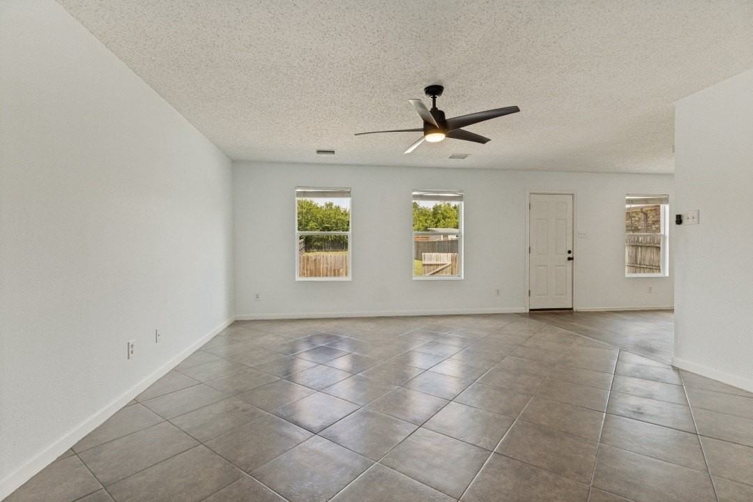 6612 Waterhill Ln - Photo 3 of 30