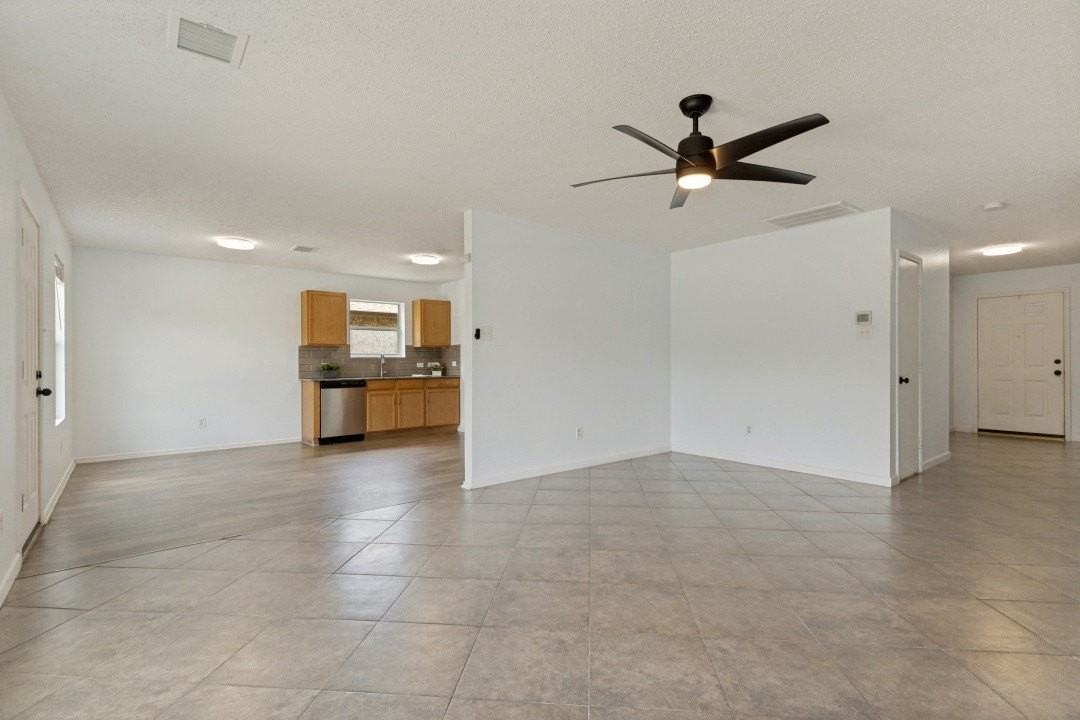 6612 Waterhill Ln - Photo 4 of 30