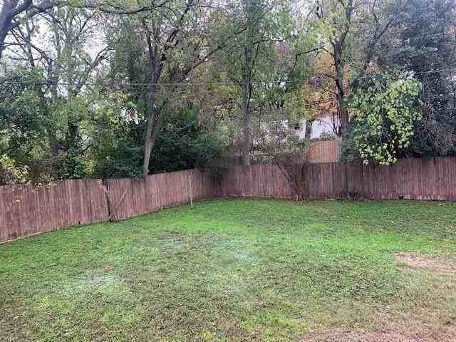 3927 Dexter Ave - Photo 3 of 12