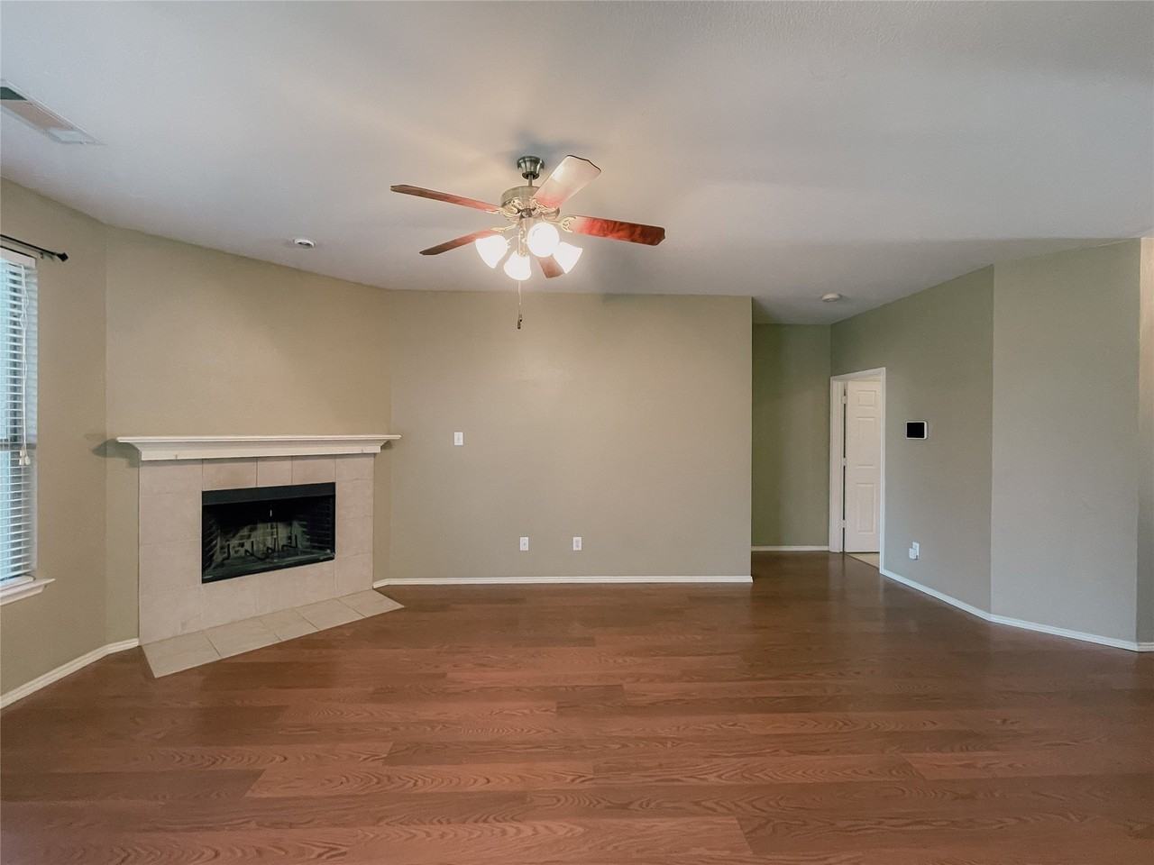 1144 Terrace View Dr - Photo 4 of 34