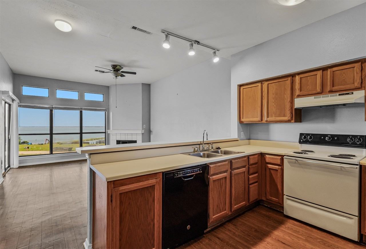 276 Henry M Chandler Dr - Photo 4 of 14