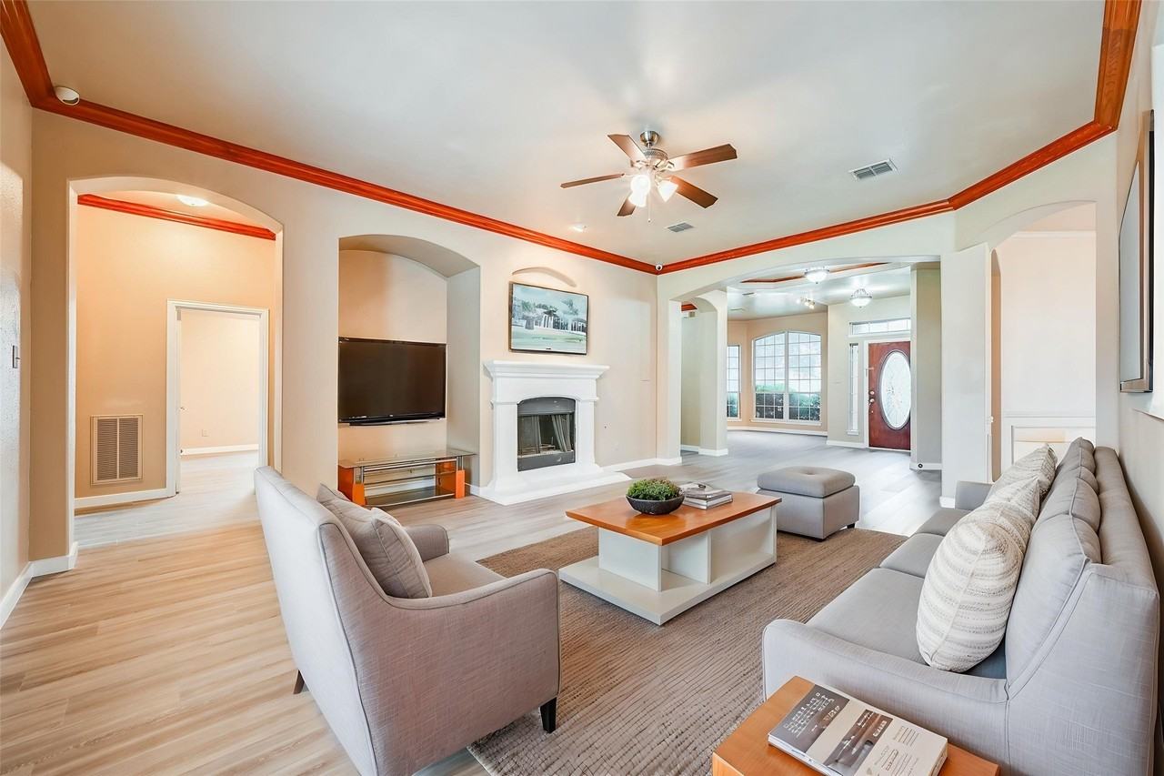 606 Primavera Dr - Photo 5 of 15