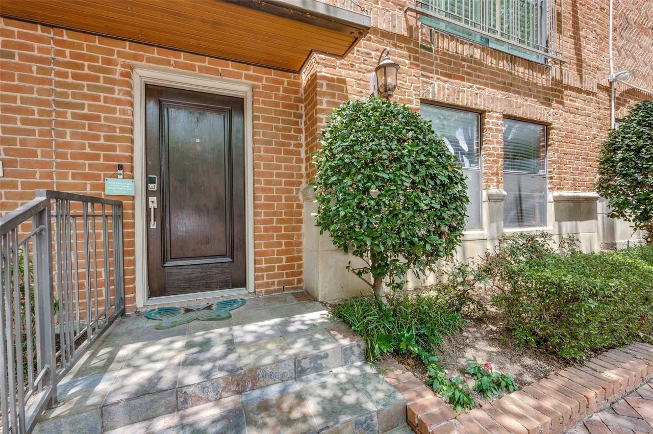 3205 State St #10 - Photo 2 of 24