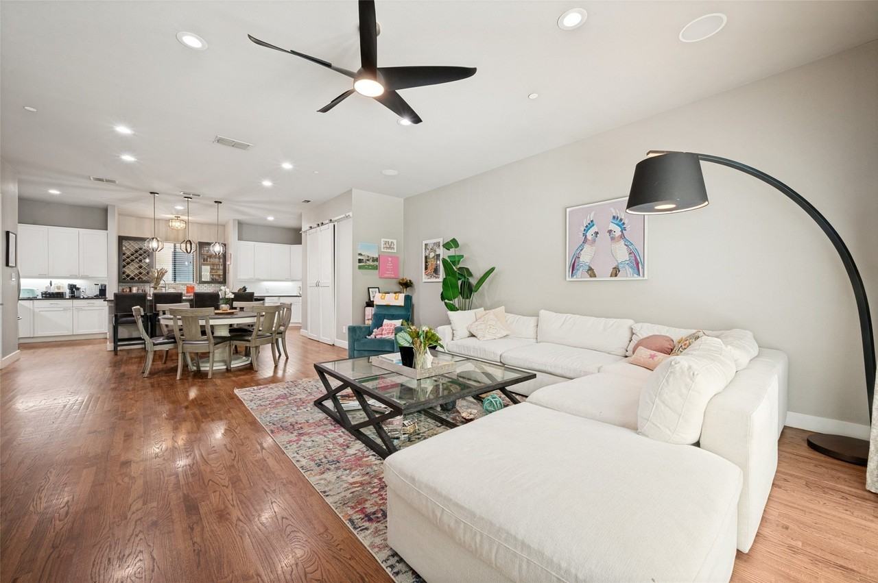 3205 State St #10 - Photo 4 of 24