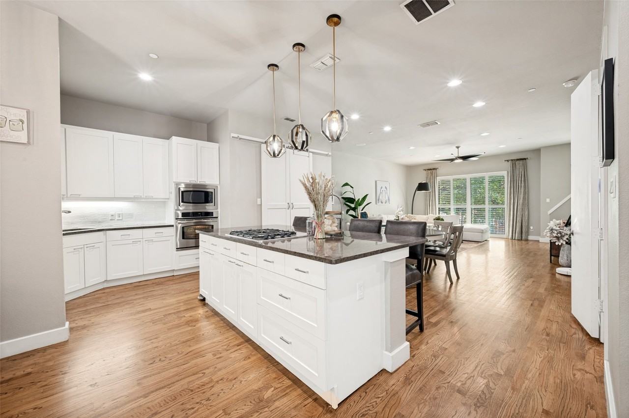 3205 State St #10 - Photo 7 of 24