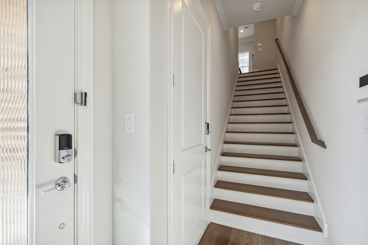 626 Dalton Ln - Photo 6 of 39
