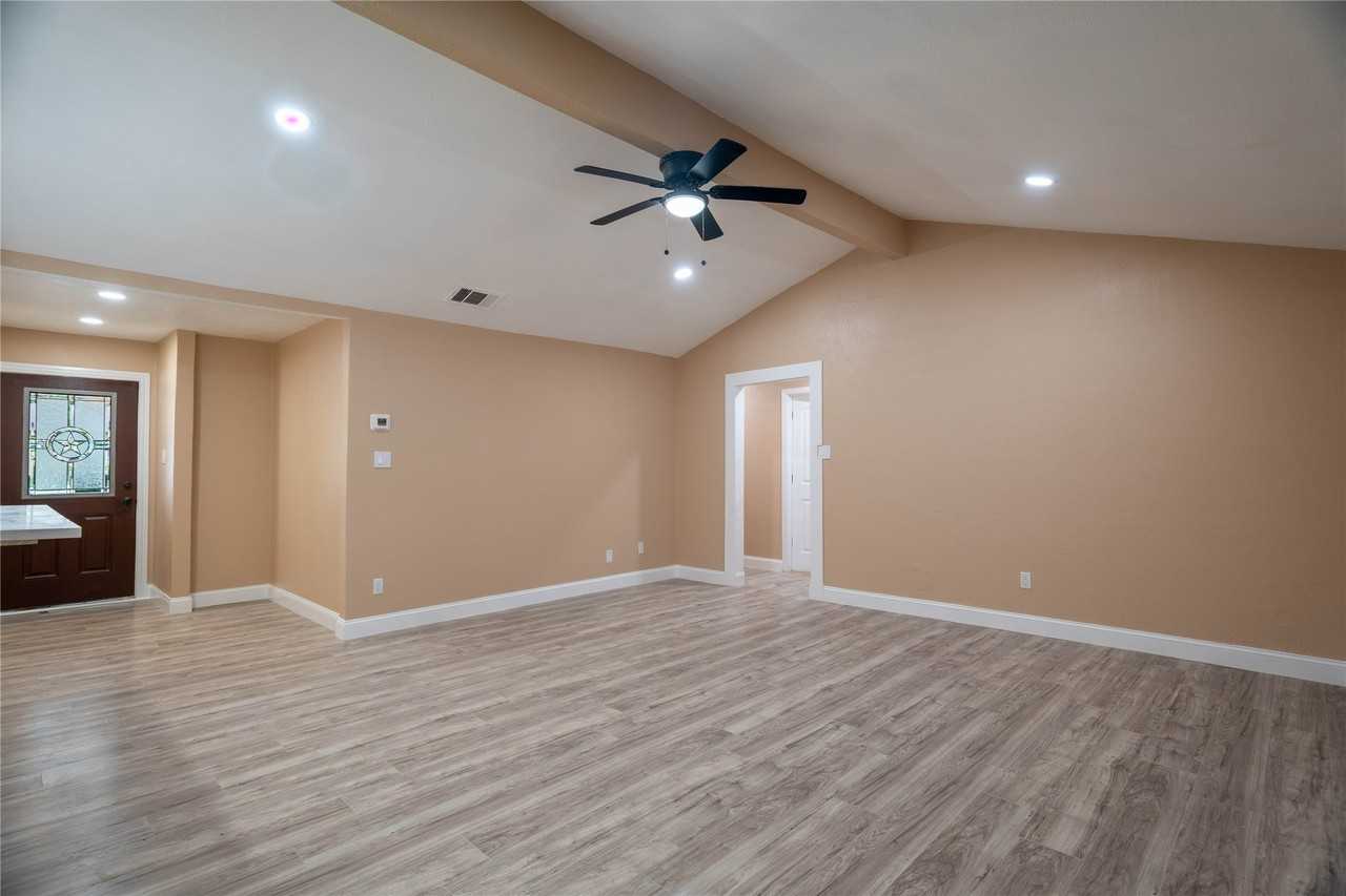 1022 Shenandoah Dr - Photo 2 of 17