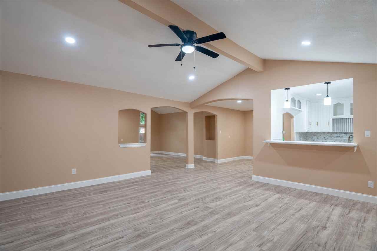 1022 Shenandoah Dr - Photo 3 of 17