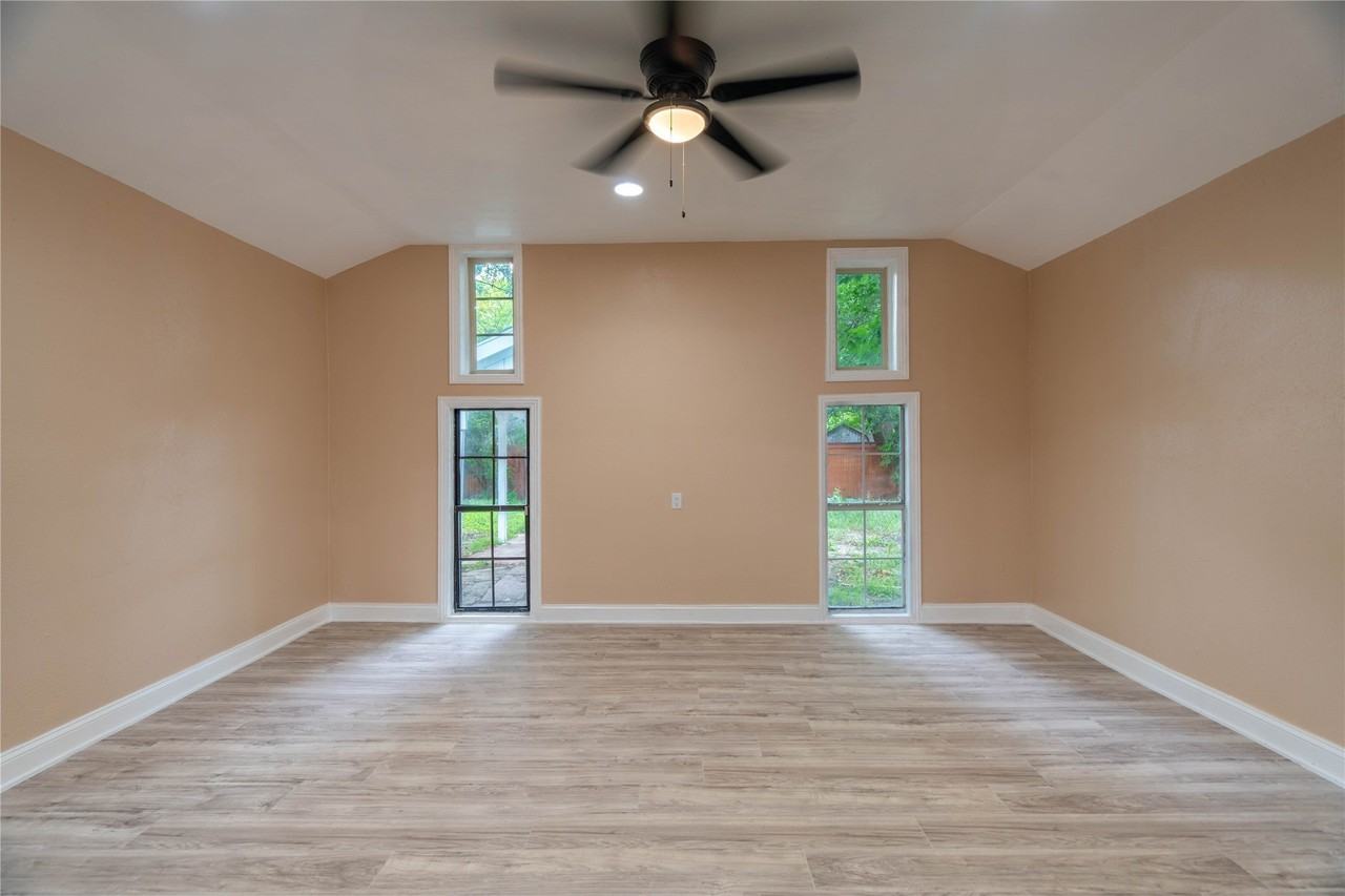 1022 Shenandoah Dr - Photo 4 of 17