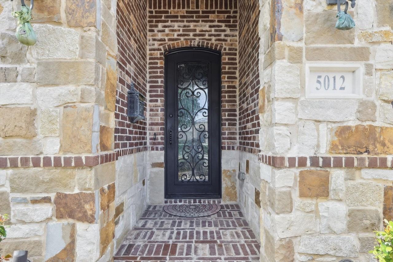 5012 Engleswood Trl - Photo 2 of 34