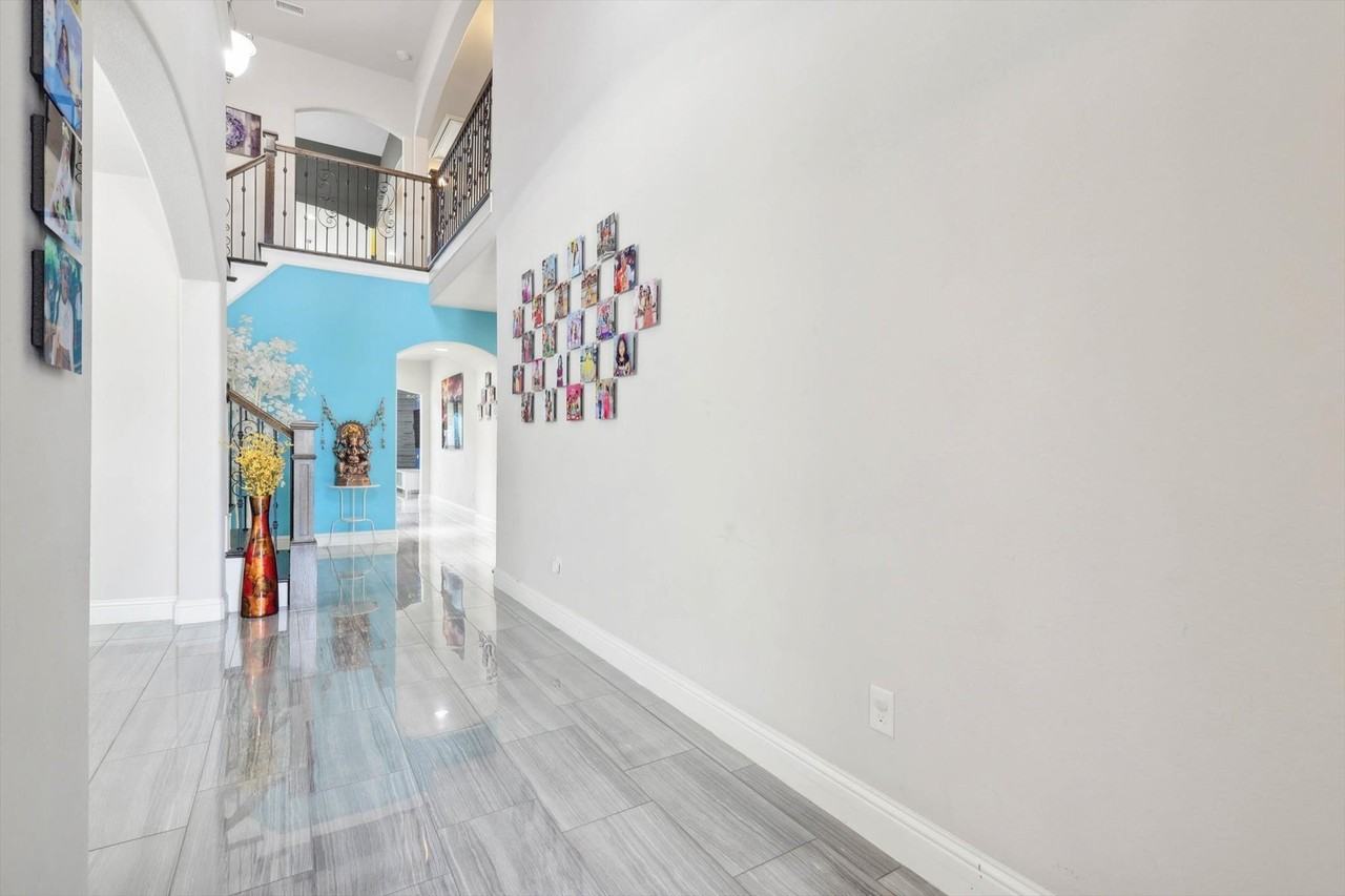 5012 Engleswood Trl - Photo 5 of 34