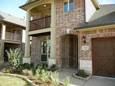 2320 Lynbridge Cir - Photo 2 of 19