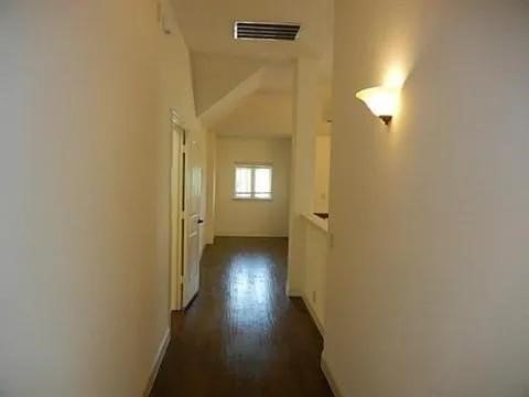 2320 Lynbridge Cir - Photo 4 of 19
