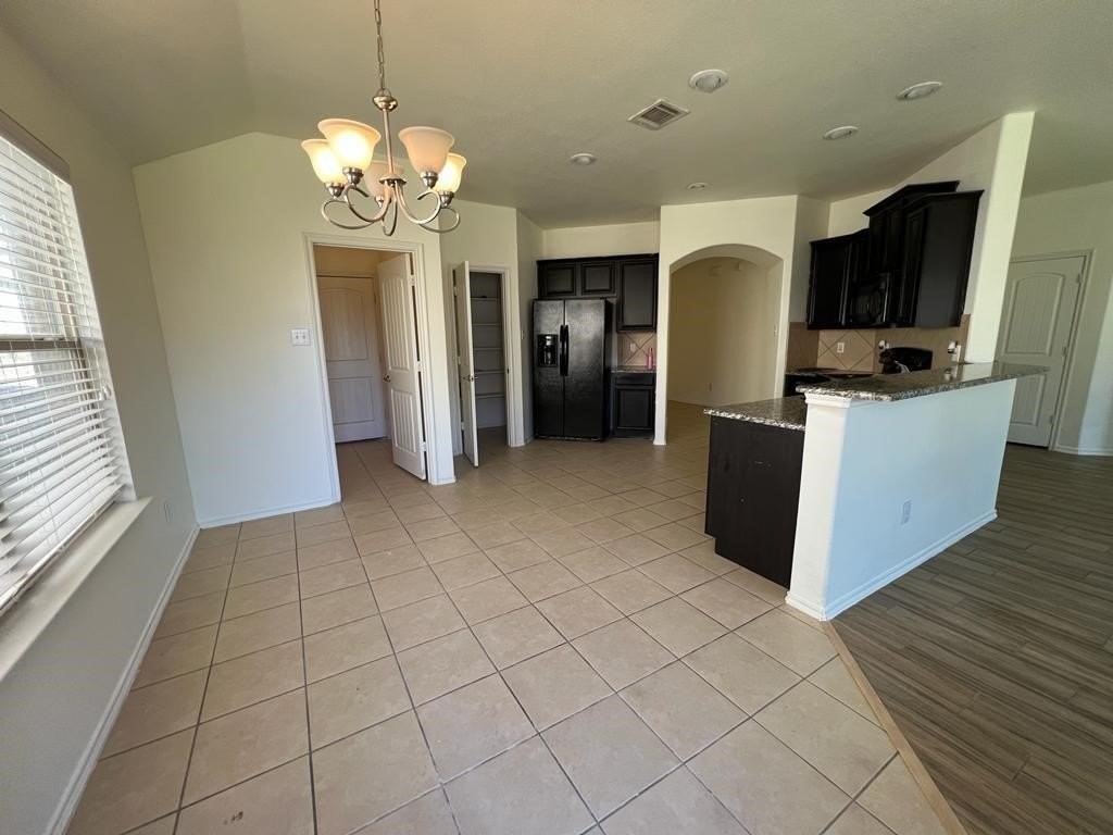 1011 Meadow Green Ct - Photo 4 of 17