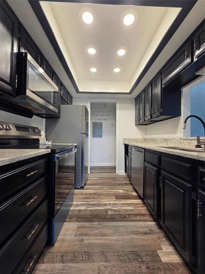 1038 Signal Ridge Pl - Photo 2 of 22