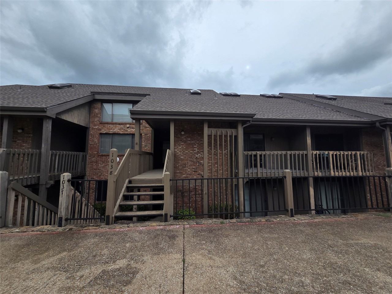 1038 Signal Ridge Pl - Photo 4 of 22