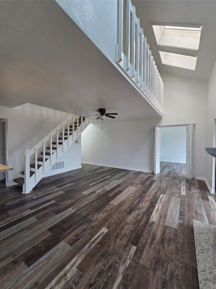 1038 Signal Ridge Pl - Photo 7 of 22