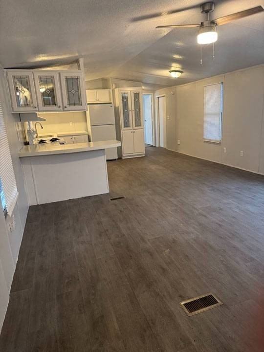 600 E Anderson Rd #710 - Photo 3 of 9