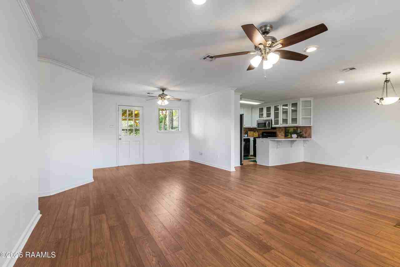 412 Normandy Rd - Photo 3 of 15