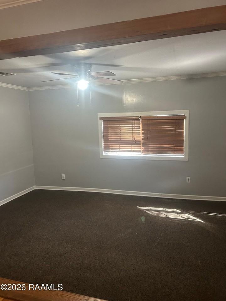 112 Redwood Dr - Photo 2 of 7