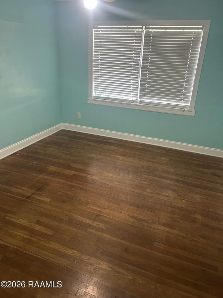 112 Redwood Dr - Photo 3 of 7