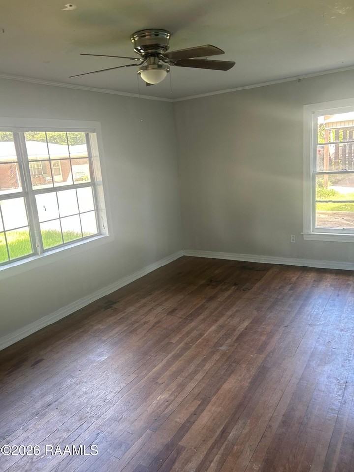 112 Redwood Dr - Photo 4 of 7