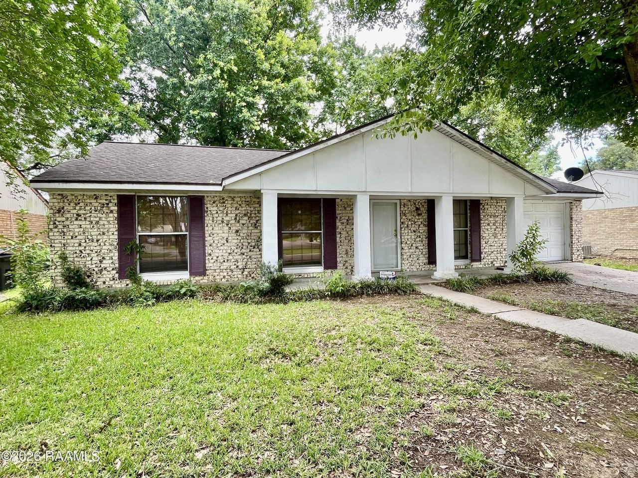 203 Crystal Ln - Photo 2 of 15