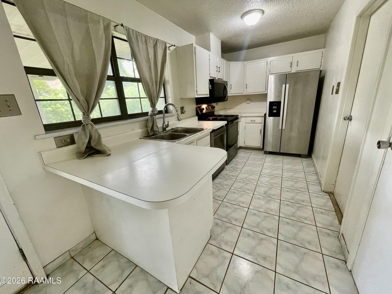 203 Crystal Ln - Photo 6 of 15