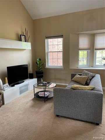 1572 Maryland Club Dr - Photo 4 of 19